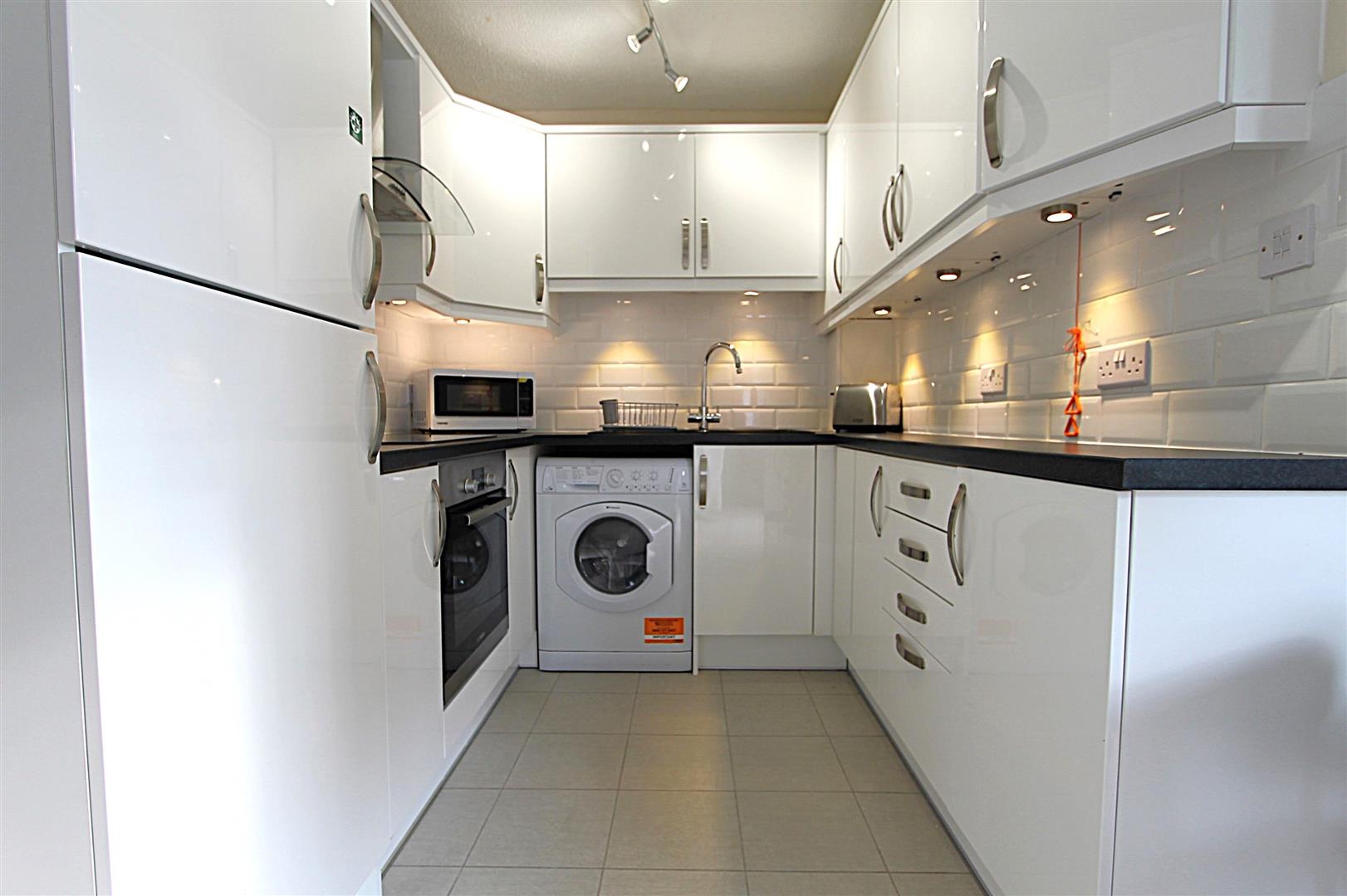 1 bed property in Austcliffe Lane, Kidderminster
